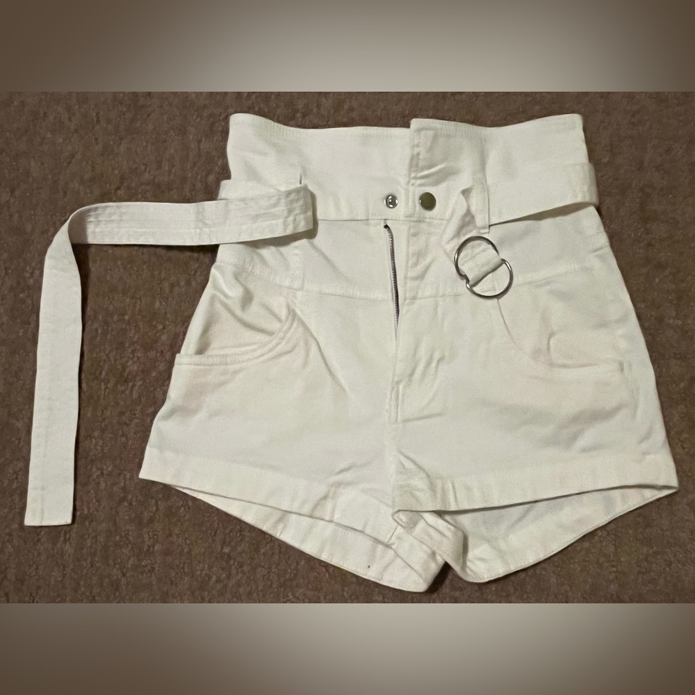 Belted High Waist Shorts with pockets - XS
